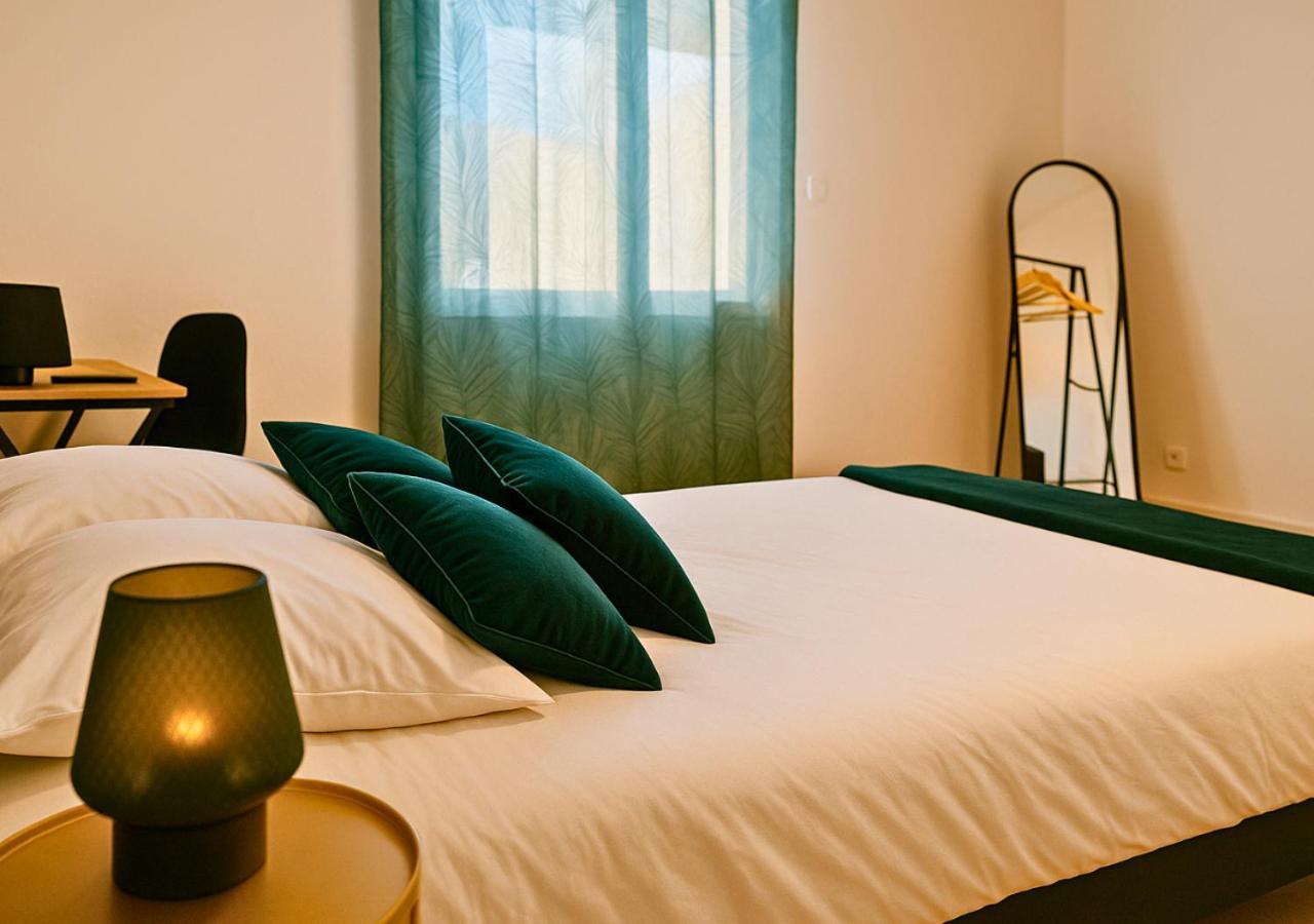Lindor Apartment อองกูแลม ภายนอก รูปภาพ