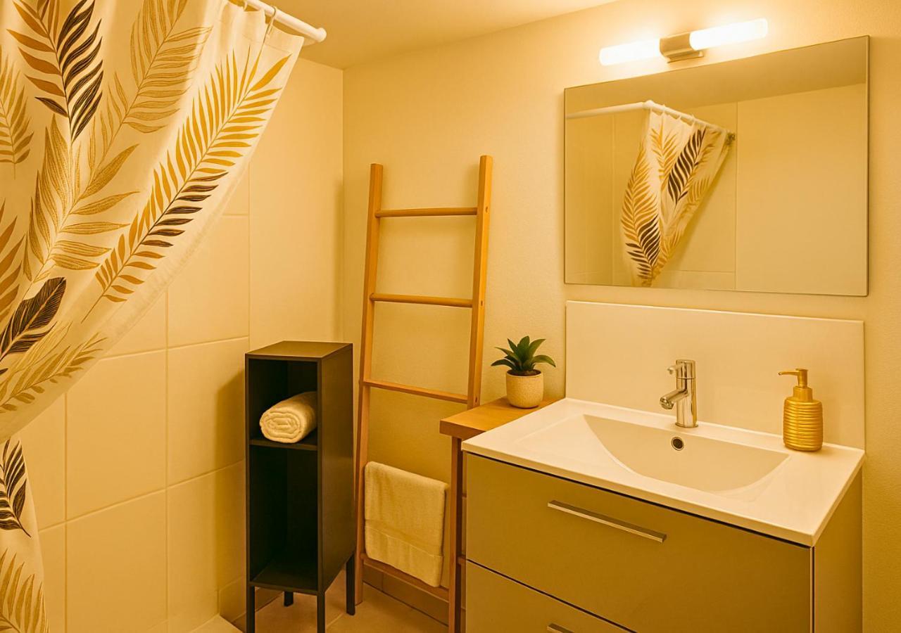 Lindor Apartment อองกูแลม ภายนอก รูปภาพ